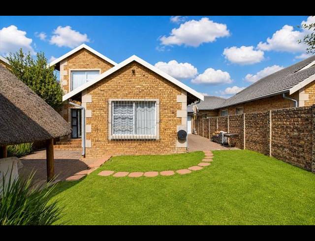 3 BEDROOM CLUSTER FOR SALE IN BIRCHLEIGH